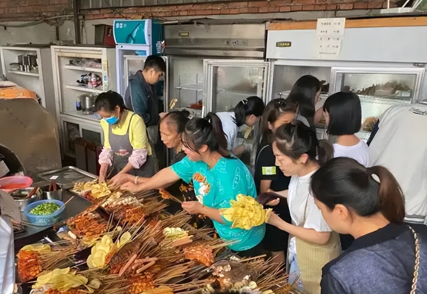 自助烤肉赚钱靠店赚钱吗_自助烤肉店靠什么赚钱_自助烤肉生意怎么样