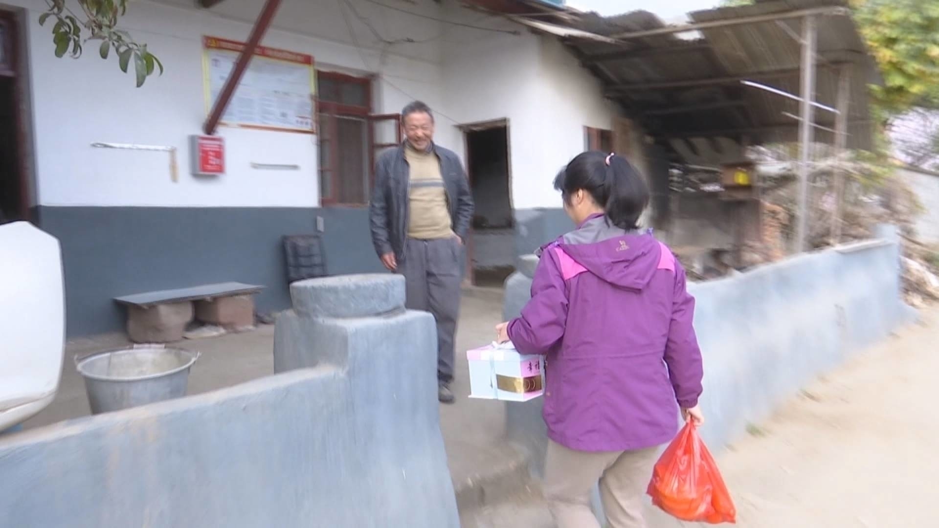 致富修路的宣传片_沈带领村民致富修路_村民致富道路